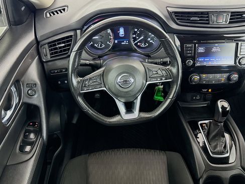 Used 2020 Nissan Rogue S w/ Special Edition Package FWD image 16