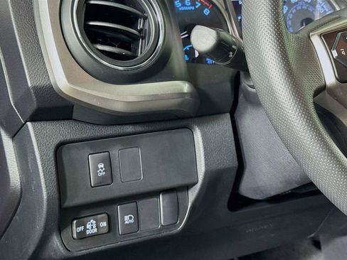 Certified 2023 Toyota Tacoma SR5 AWD/4WD image 19