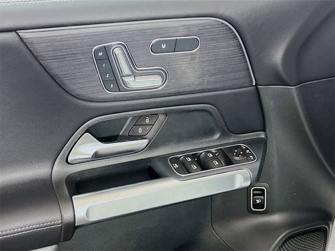 New 2026 Mercedes-Benz GLB 250 4MATIC image 21