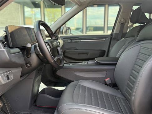 Used 2024 Kia EV9 Land AWD/4WD image 11
