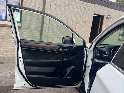 Used 2017 Subaru Outback 2.5i Limited image 10