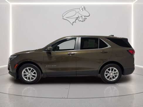 Used 2024 Chevrolet Equinox LT FWD image 2
