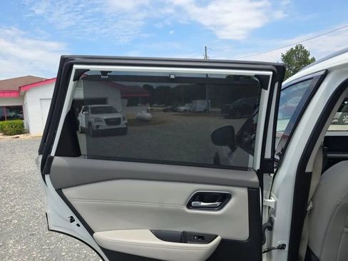 Used 2021 Nissan Rogue SV w/ Premium Package FWD image 41