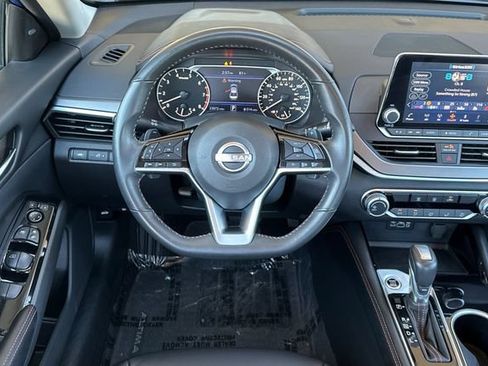 Used 2025 Nissan Altima 2.5 SR FWD image 17