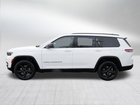 Used 2023 Jeep Grand Cherokee L Limited w/ Black Appearance Package image 4