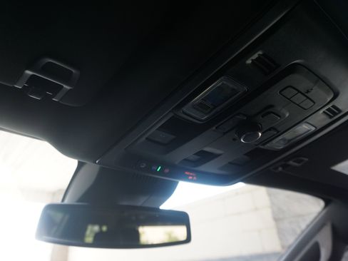 Used 2023 Chevrolet Suburban Z71 w/ Luxury Package image 33