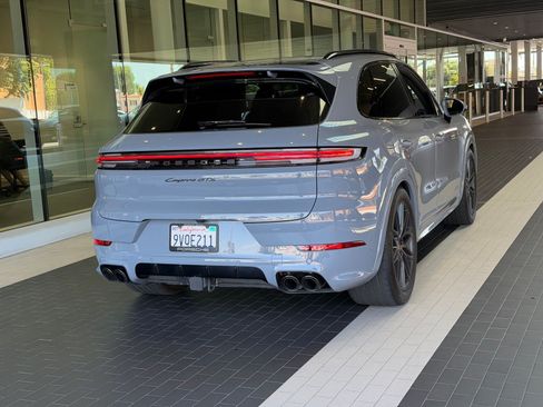Certified 2025 Porsche Cayenne GTS AWD/4WD image 10