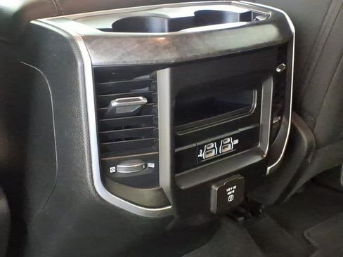 Used 2019 RAM 1500 4x4 Crew Cab Classic Big Horn image 22