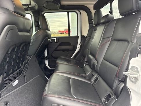 Used 2022 Jeep Gladiator Rubicon w/ LED Lighting Group image 9