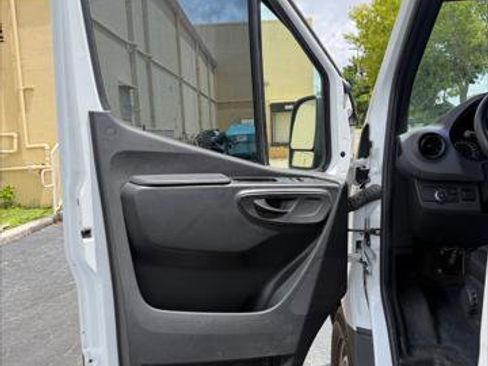 Used 2021 Mercedes-Benz Sprinter 2500 image 23