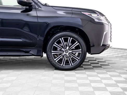 Used 2020 Lexus LX 570 4WD w/ Luxury Package image 40