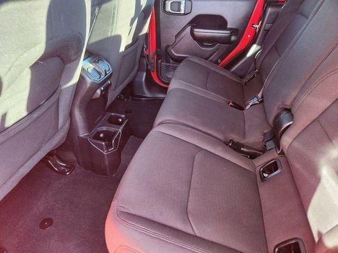 Used 2023 Jeep Gladiator Sport image 18