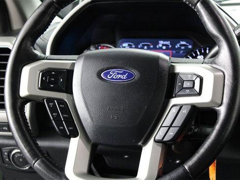 Used 2019 Ford F350 Lariat w/ Chrome Package image 32