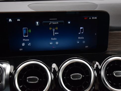 New 2025 Mercedes-Benz GLB 250 image 25