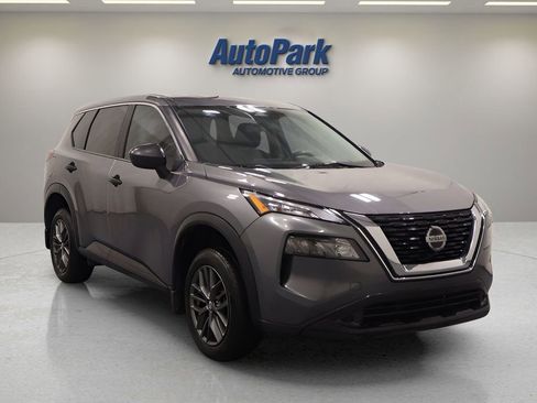 Used 2021 Nissan Rogue S FWD image 2