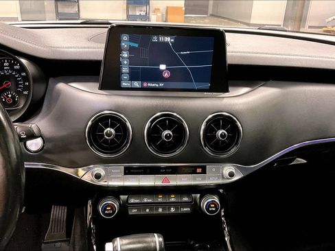 Used 2018 Kia Stinger Premium AWD/4WD image 15