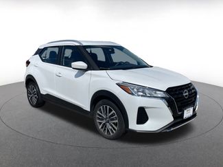 Used 2024 Nissan Kicks SV image 1