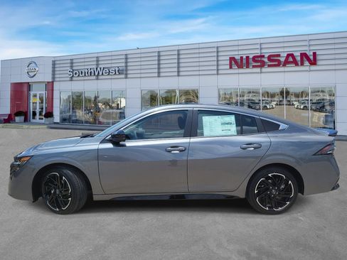 New 2026 Nissan Sentra SR FWD image 8