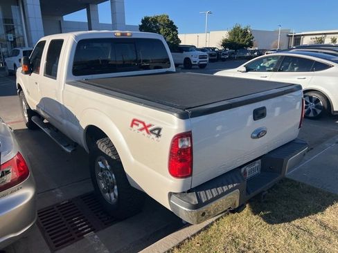 Used 2016 Ford F250 Lariat w/ Lariat Interior Package image 4