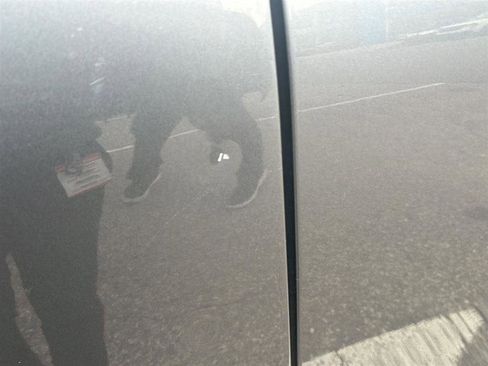 Used 2022 Chevrolet Suburban High Country w/ Premium Package 2 image 3