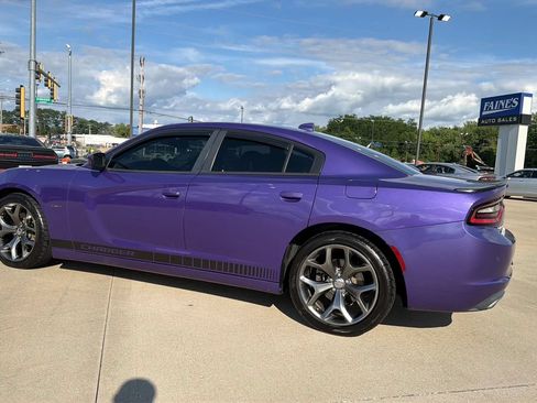 Used 2016 Dodge Charger R/T w/ Plus Group RWD image 11