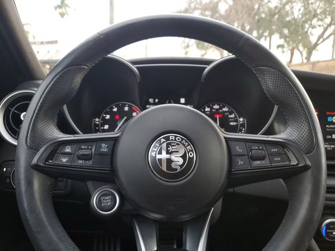 Used 2022 Alfa Romeo Giulia Ti image 23