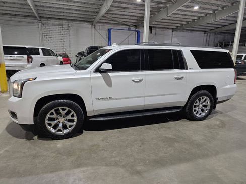 Used 2019 GMC Yukon XL SLT w/ Open Road Package AWD/4WD image 3