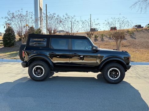 Used 2023 Ford Bronco Badlands w/ Sasquatch Package image 6