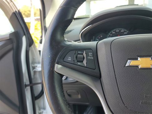 Used 2018 Chevrolet Trax LT w/ LT Convenience Package image 25