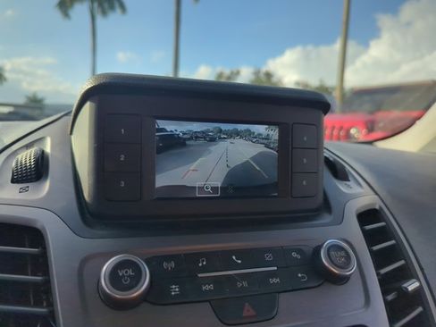 Used 2019 Ford Transit Connect XL image 10