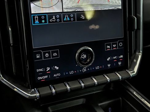 New 2026 GMC Acadia Elevation w/ Elevation Premium Package AWD/4WD image 17