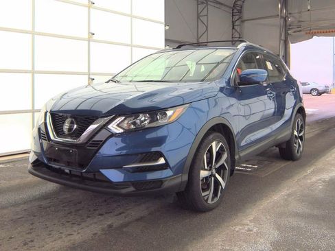 Used 2021 Nissan Rogue Sport SL image 2