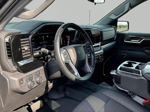 Used 2023 Chevrolet Silverado 1500 LT Trail Boss image 17