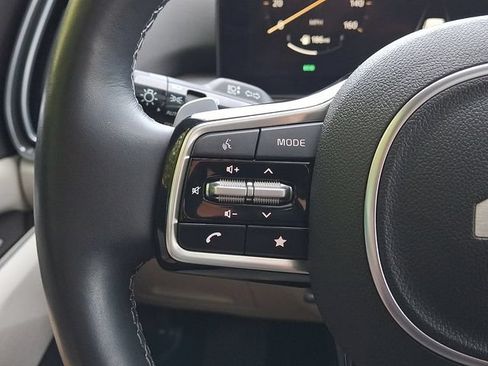 Certified 2025 Kia Sorento SX Prestige AWD/4WD image 19