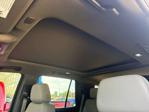 Used 2021 Chevrolet Tahoe Z71 image 26