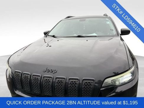 Used 2020 Jeep Cherokee Altitude image 2