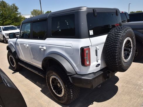 Certified 2024 Ford Bronco Outer Banks w/ Sasquatch Package AWD/4WD image 9
