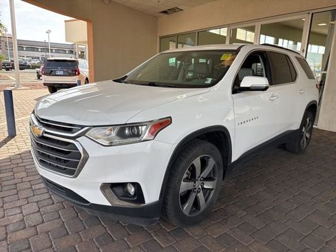 Used 2020 Chevrolet Traverse LT w/ LT Premium Package image 1