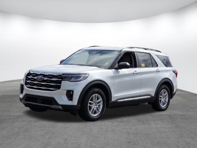Used 2025 Ford Explorer Active w/ Active Comfort Package RWD image 7