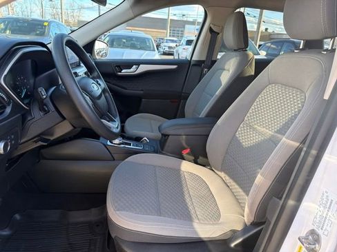 Used 2020 Ford Escape SE image 11