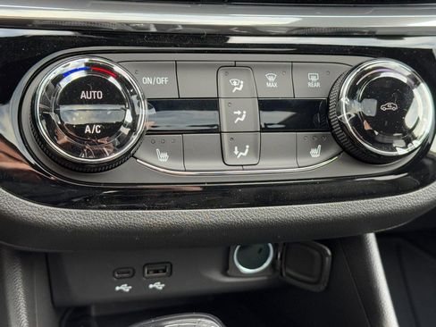 New 2026 Buick Envista Sport Touring w/ Studio Series image 17