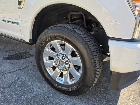 Used 2022 Ford F250 Platinum image 47