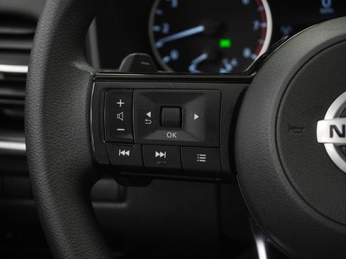 Used 2021 Nissan Rogue SV image 35