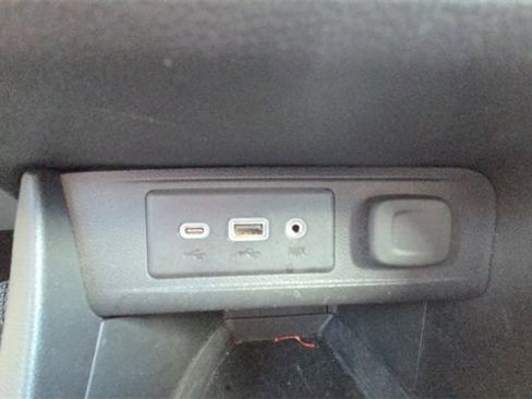 Used 2023 Buick Encore GX Select image 27