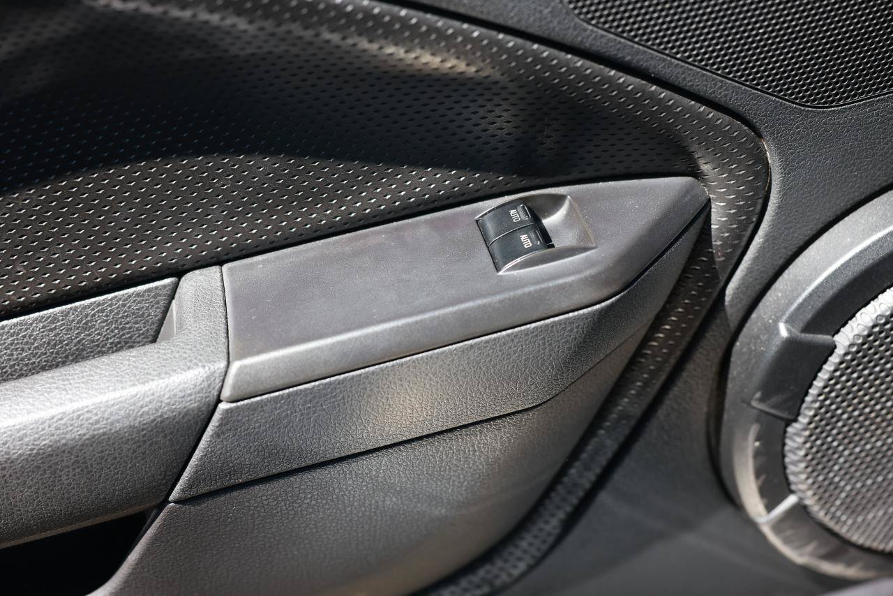 Used 2009 Ford Mustang Convertible RWD image 42
