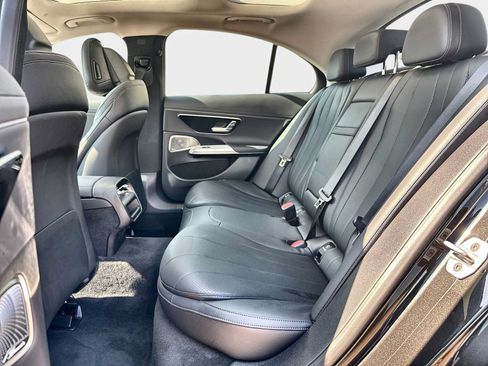 Used 2026 Mercedes-Benz E 350 4MATIC Sedan image 12
