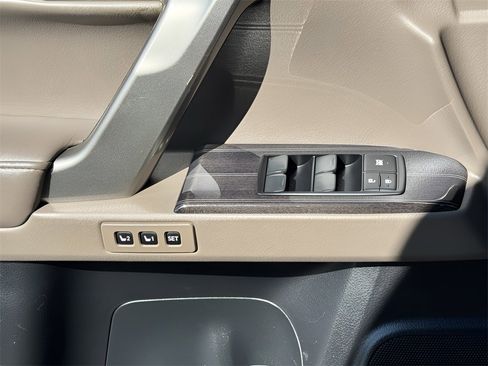 Used 2020 Lexus GX 460 Premium image 29
