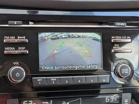 Used 2017 Nissan Rogue SV w/ SV Family Package image 24