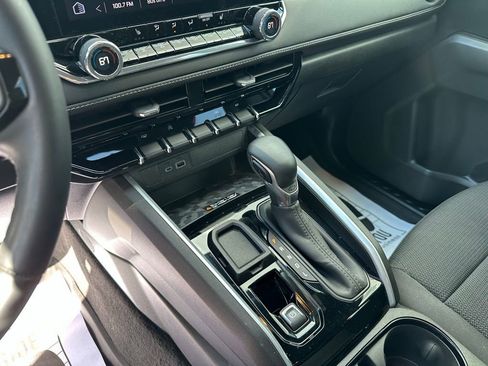 Used 2024 Chevrolet Colorado LT w/ LT Convenience Package II image 30