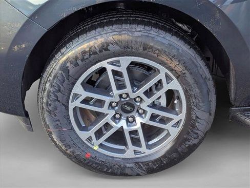 New 2026 Ford Expedition Active image 9